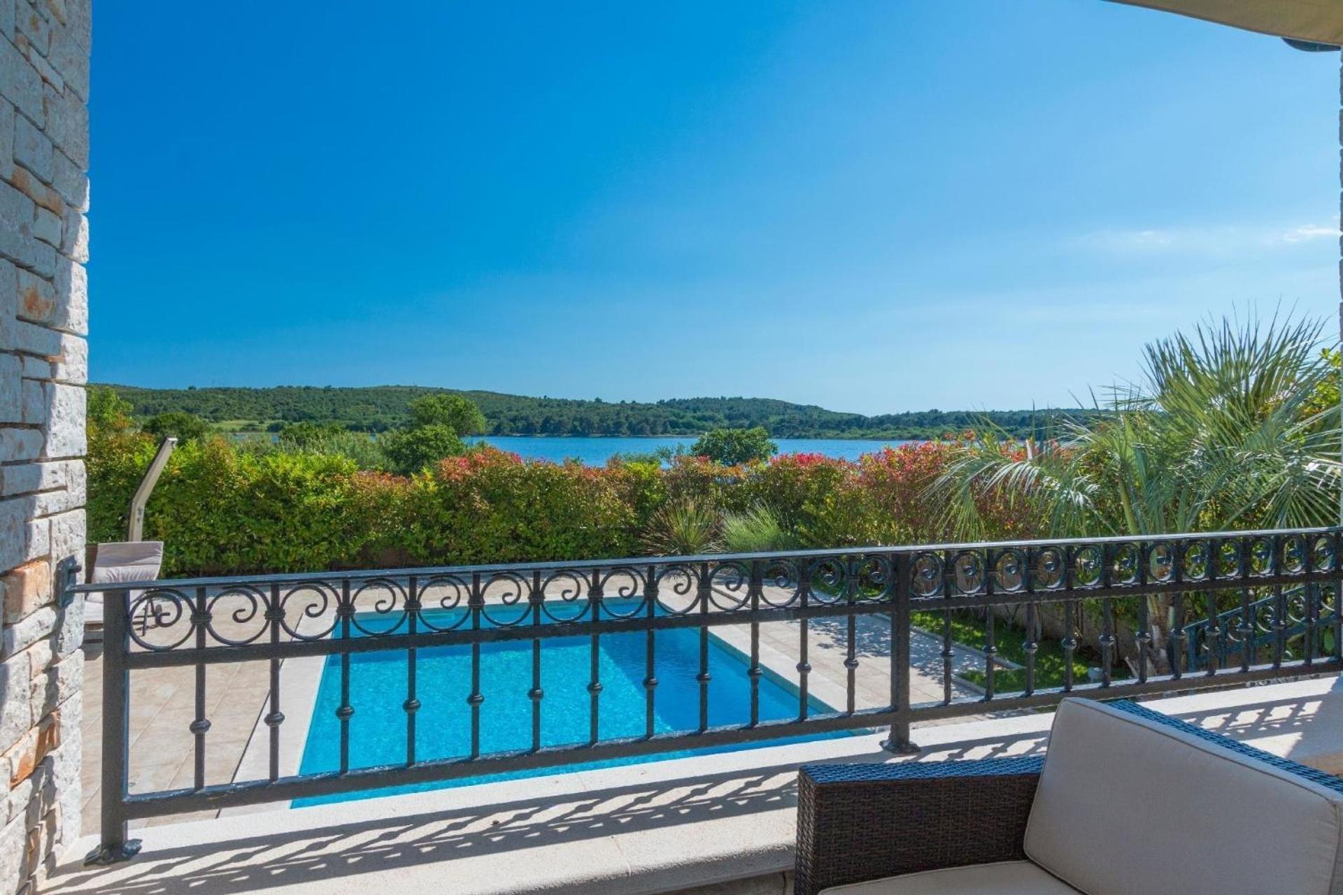 Ferienhaus In Pomer Mit Privatem Beheizten Pool Und Meerblick Extérieur photo