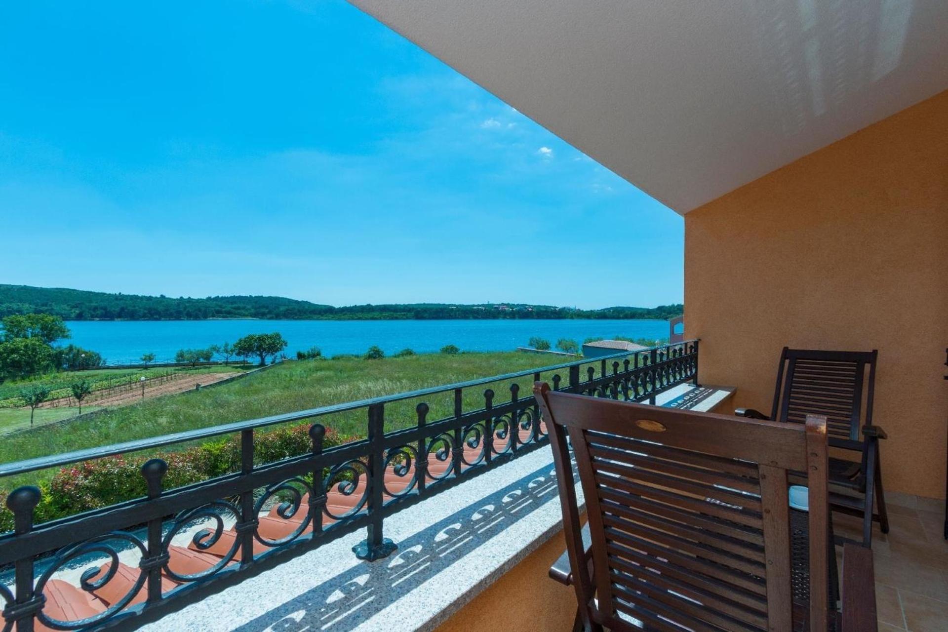 Ferienhaus In Pomer Mit Privatem Beheizten Pool Und Meerblick Extérieur photo